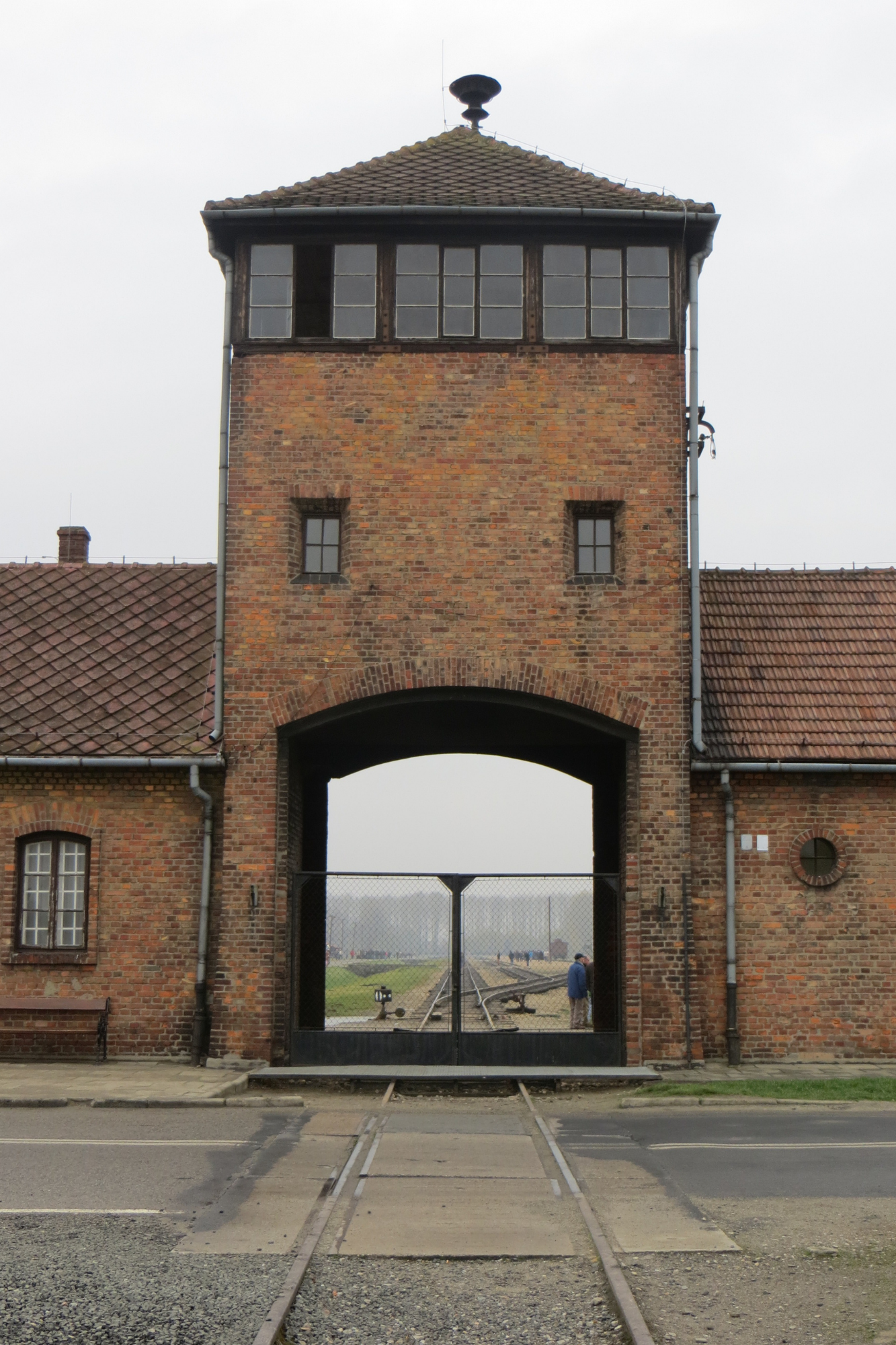 HST 194 Genocide History: Holocaust and Genocide